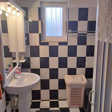 Leros Lakki Entire Rental Unit, Host Kathy Apartament