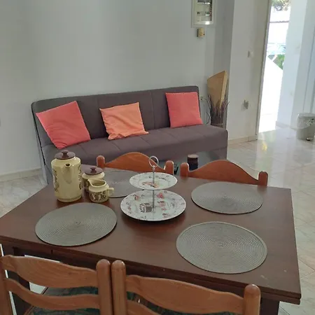 Leros Lakki Entire Rental Unit, Host Kathy Apartament *